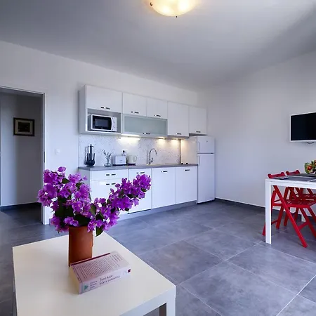 Komiza 1151e Apartment